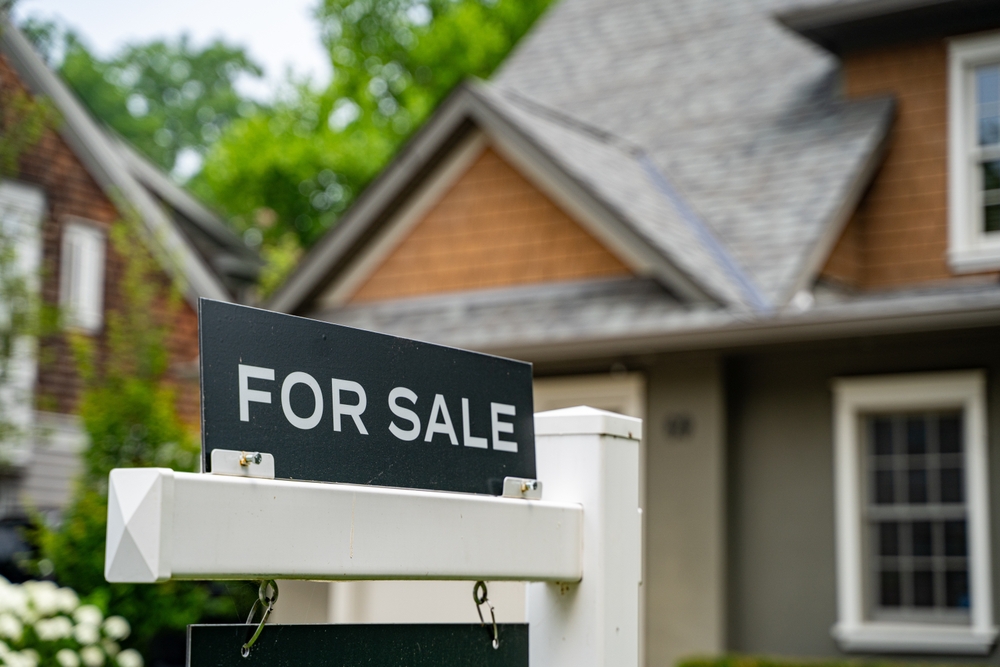 Should You Replace Your Roof Before Selling Your Home? – A Guide for Ontario